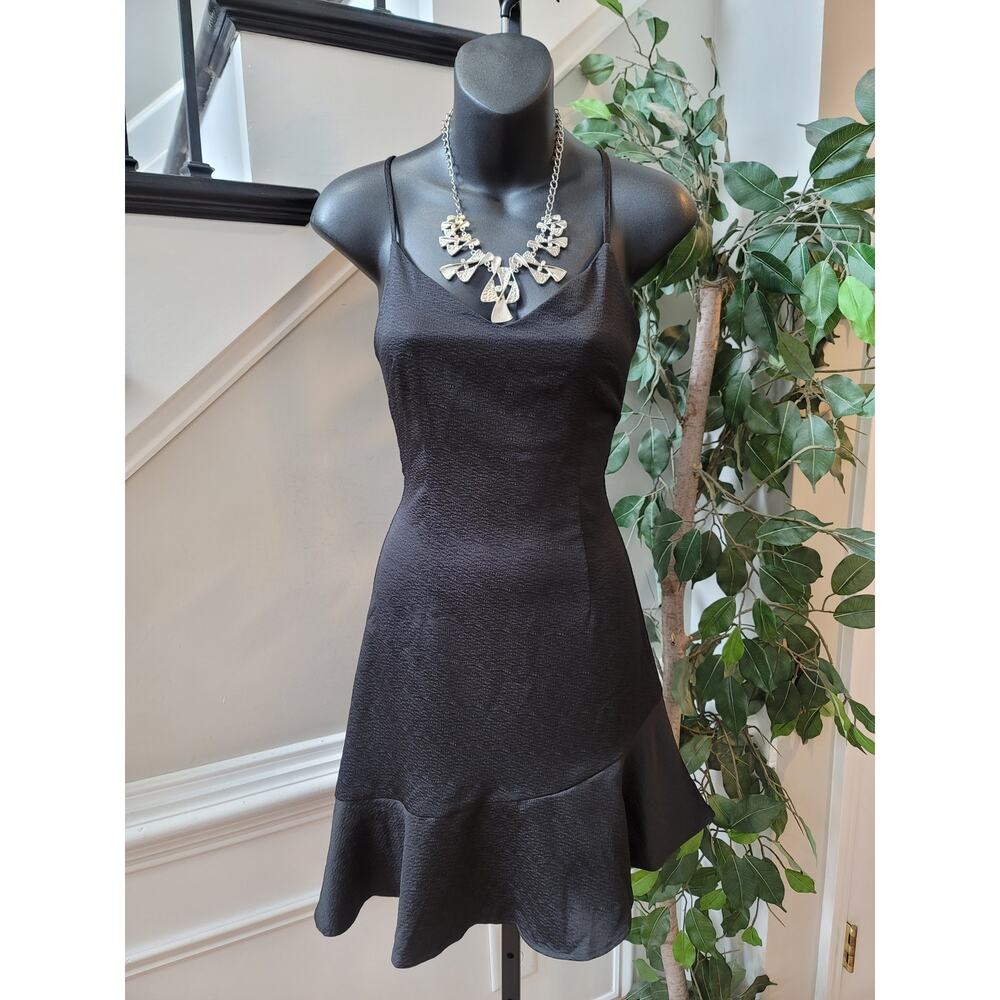 Versona Dress Womens Size 2 Black Sleeveless Fit and Flare Textured Party